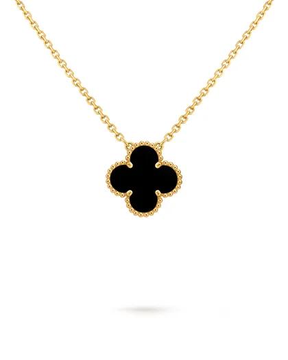 BLACK CLOVER PENDANTNECKLACE